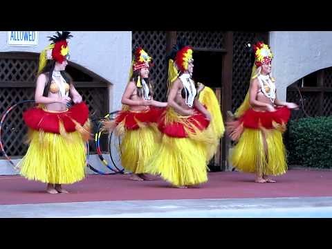 Hula dancer loses grass skirt at Beach Cove Resort