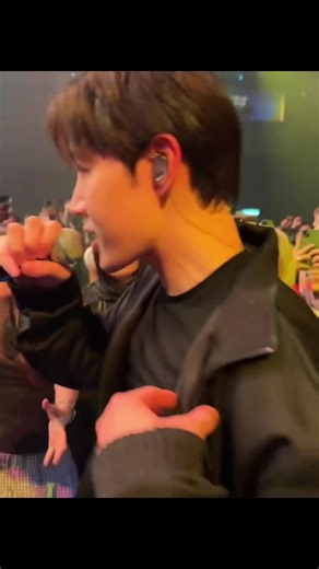 Chi-ka Live Performance by Tabber