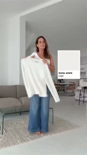 Die Pantone Farbe 2026 ist "Cloud Dancer" - entdecke passende Styles jetzt im Shop! 🤍 Look: Sweater: 937030 Jeans: 907605 Boots: 948556 Bag: 976976 | bonprix