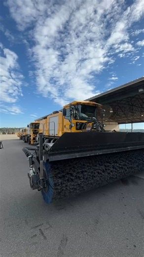 Raleigh-Durham Int'l Airport | RDU's winter weather preparation begins well before snowfall or ice accumulation. Here's what to expect: ❄️ Monitor your flight status... | Instagram