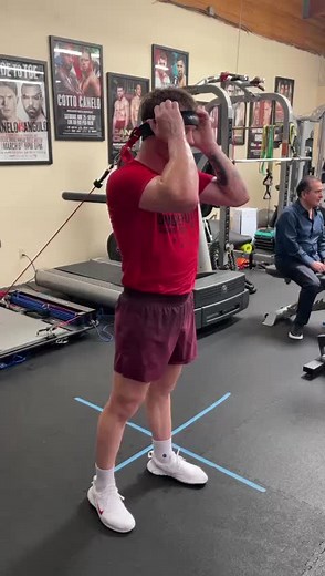 1.5M views · 37K reactions | ¡Los golpes de 'GGG' no le harán nada!  Saúl Álvarez fortalece su cuello para la pelea de trilogía ante Gennady Golovkin, hecho que le ayudará a resistir los impactos #LoQuiereNoquear 壘  Canelo vs GGG III ️ 17 de septiembre  Azteca 7  aztecadeportes.com | Box Azteca | Facebook