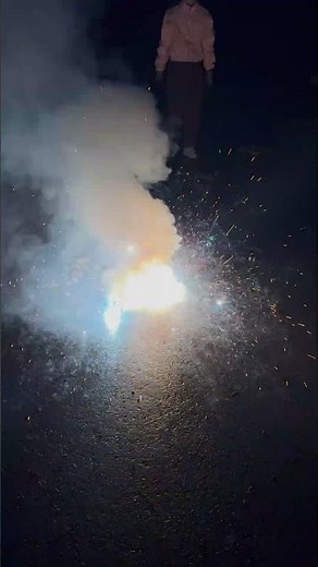 Funke Gold Meteoriten Massenzündung #feuerwerk #fireworks #foryou #pyro #vuurwerk #funkefireworks