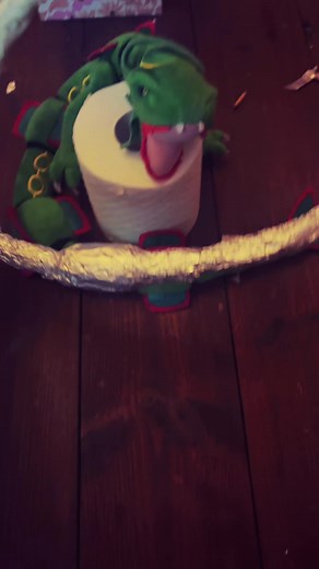 Here’s part 2 of this I’ve finished the main body and now I’m wrapping in it more tinfoil before masking it then putting on the paper Mâché#Rayquaza #pokemon #crafts