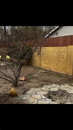 The work behind the transformation. 💪🌱 From removing trees to prepping the base and installing the turf, our crew puts in the work to make every project look incredible. It’s more than just laying turf—it’s careful prep, skilled installation, and a hardworking team bringing the whole transformation to life. #smartturf #artificialgrassinstallation #artificialgrass #microban #petturf