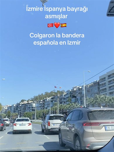 La Bandera Española en Izmir: Un Símbolo de Amistad