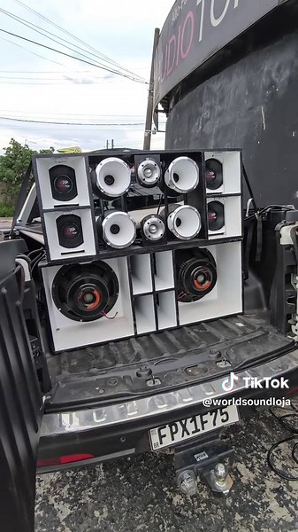 Fiat Toro com Alto Falantes Tornado JBL e Médios Áudiotop