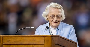 Virginia Halas McCaskey, Chicago Bears owner, dies at 102