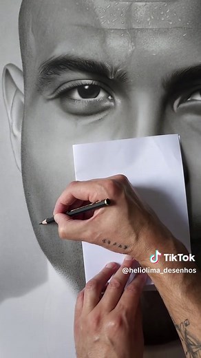 Details @Hélio Lima . #desenhorealista #realisticdrawing #desenhistasdotiktok #drawing #heliolima_desenhos #pencilart #pencildrawing #ronaldofenomeno