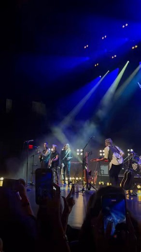 Sam Reid singing Long Face at #TheVampireLestat concert! 📸: @WiCnet #InterviewWithTheVampire #iwtv