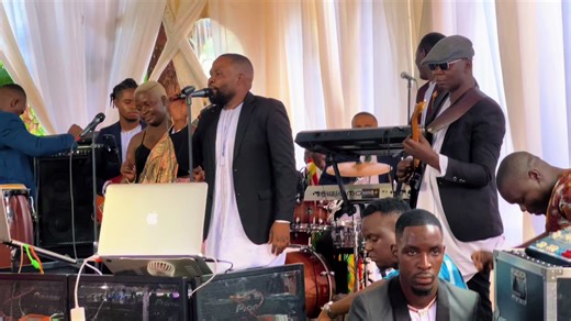 Lumba ya Madilu system @Jane introducing Izac Bbooma Band on this .#foryoupage❤️❤️ #wedding #@Hans Events management @Queen B Ug 🎤 @Lashglo33 @Ga'Njovu Juice world @Aplusfuneralmgt @selectorpioneerspmsounds @Dolphins events @Decorfiles 0754503880 @rogersroger3 #band #congolesetiktok🇨🇩