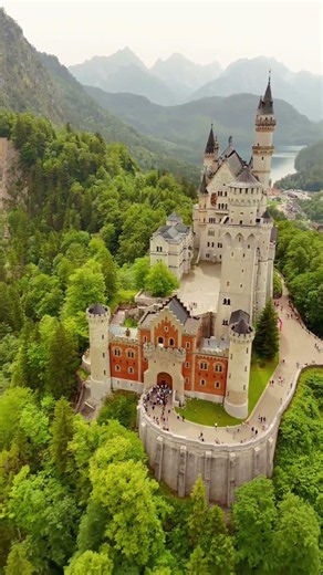 🇩🇪 Neuschwanstein: The Castle That Inspired a Dream