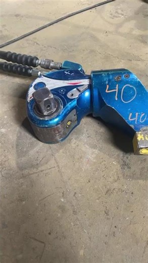 Hytorc MXT 10 Hydraulic Torque Wrench running (40) Driven by Hytorc HY-115-2 4 Stage Hydraulic Pump