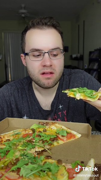 Cheesy Backyard Burger Pizza Taste Test