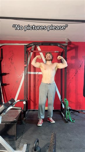 No pictures please #pose #flex #viral #trend #youtubeshorts #shorts