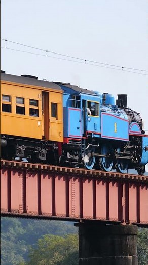 【4K縦動画】大井川鉄道「きかんしゃトーマス」大井川第一橋梁通過！2021年秋の映像です！"Thomas the Tank Engine" in Oigawa railway