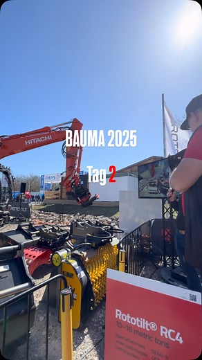 Tag 2 ist vorbei! So schnell kann es gehen. Wir sind trotzdem bis zum letzten Tag vor Ort und freuen uns natürlich euch ebenfalls an unserem Stand begrüßen zu dürfen. Also kommt gerne vorbei! 📍FN.914/9 #rototilt #rototiltgermany #transformyourbusiness #makingitpossiblesince1986 #transformyourexcavator #bauma #bauma2025 | Rototilt Germany