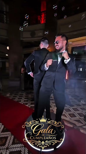 Y sí, el 🪂 se divierte más.Bday Math y famosos 40s #Quito #Teatro #BackStreetBoys #BornThisWay 🌈