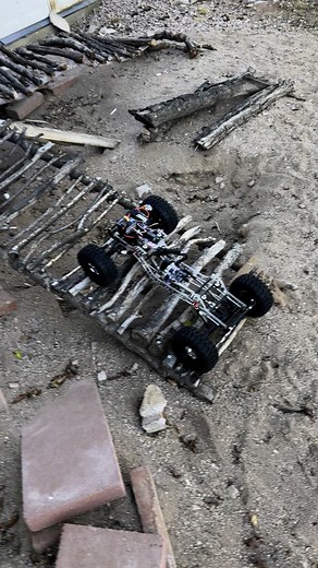 Custom build rc crawler with plexiglass frame rails #rccars #custom #build #RC #rccrawler #plexiglass #Flexibility #climbing | Ricky Kerr