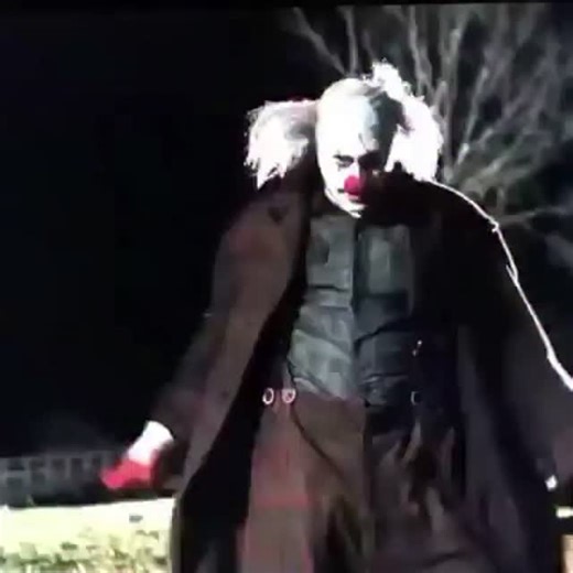 ZOMBIE INCINERADO FANZINE (cinema gore explotation cannibalism) | STITCHES (2012): - esto es la parte 2 de terrifier? es un slasher payaso traumado asesino serial que mata a jovenes los hace una melcocha... | Instagram