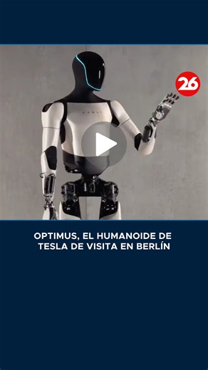 🔵 Humanoide de Tesla de visita en Berlín 🤖 Optimus, un robot humanoide de Tesla, sirve palomitas de maíz en un centro comercial de Berlín. Fuimos a ver qué es lo que realmente puede hacer, hasta qué punto es autónomo y qué opinan los espectadores. ✅ La empresa pretende que Optimus esté en el mercado a finales de 2026, con un precio previsto de entre 20 000 y 25 000 dólares. Intentan apresurarse, ya que otras grandes empresas avanzan en sus modelo. Video: @dwnews | Canal 26