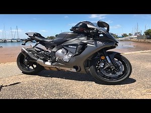 2018 Yamaha R1 Review | YZF R1 - Is It Worth It?
