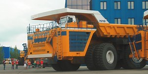 Cum arată BelAZ 75710, cel mai mare camion din lume?