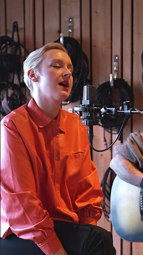 Friendly reminder an "Crazy" aus meiner Jukebox!Link zum hören ist in meiner Instastory 🧡