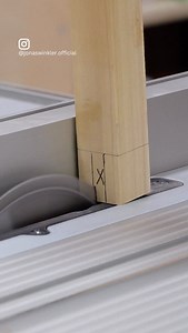 Meine absolute Lieblingsvorrichtung, die ich 2025 gebaut habe: perfekt um perfekte Holzverbindungen mit der Handkreissäge herzustellen! 😍 Welche geniale Vorrichtung hast du dir dieses Jahr gebaut? Schreibs mir gern in die Kommentare! JONAS WINKLER HOLZ HOLZBEARBEITUNG WERKSTATT WERKZEUG SELBER BAUEN | Jonas Winkler