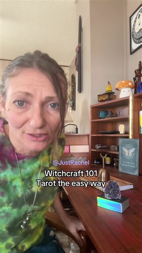 Witchcraft 101: Easy Tarot Cards Guide for Beginners