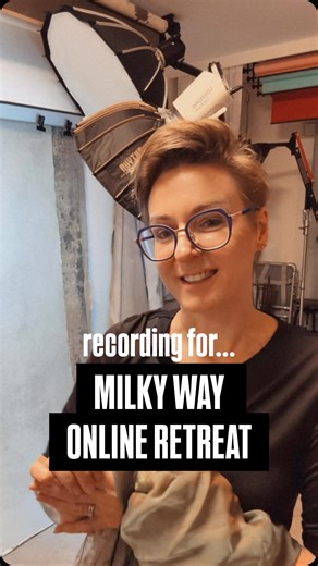 𝗠𝗔𝗥𝗧𝗔 𝗣𝗢𝗡𝗦𝗞𝗢 | Maternity & Portrait Photography Workshops on Instagram: "Tomorrow I’ll be in the studio all day because I’m recording content for the Milky Way Online Retreat. It’s my second time being part of it! 🥹✨ This retreat is truly a gem for family, newborn, and maternity photographers who want to learn… but prefer to do it from the comfort of their own home. If you want to dive deeper into posing, lighting, creative studio setups, neon photography, if you finally want to unde