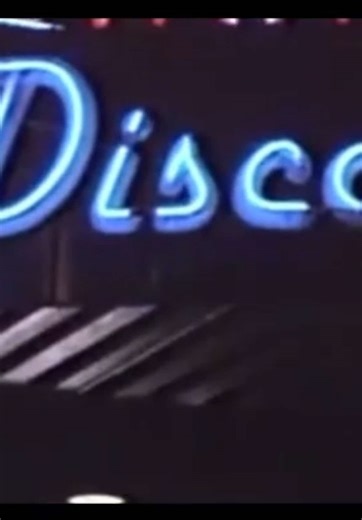 Exploring Glasgow Nightlife in 1986: An Aesthetic Journey
