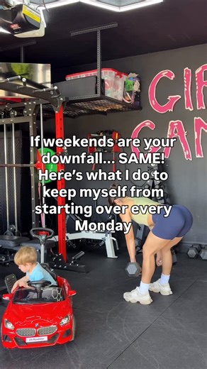 Nathalie | Postpartum Fitness Coach on Instagram: "This is what keeps me from restarting every Monday 👇🏼 On weekends, I keep my routine simple and familiar instead of throwing it out the window. ⏰I wake up before the house does 🚶🏻‍♀️Get my movement in first thing 🍳Eat a high-protein breakfast Once my son is up, my focus shifts to him. So I take care of ME first. Starting the day with movement sets the tone. I already feel like I’ve “won” something, which makes it easier to keep making good 