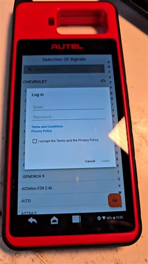 Como instalar el generador de señales ckp y cmp #WaveSmith en el #km100 De igual forma podrías instalar cualquier otro equipo como por ejemplo el #kdx2 de #keydiy Mas informacion sobre WaveSmith en flamingotools.com #programacionautomotriz #dianosticoautomotriz #bancodepruebas #mecanicaautomotriz | Flamingo Tools Cerrajería