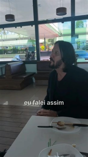 Astro was recognized at a restaurant.