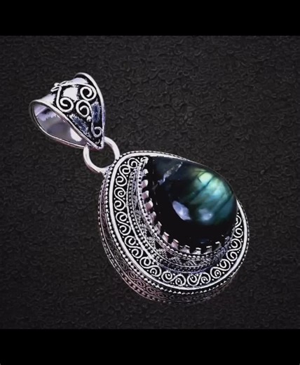 Will we see you this weekend for Stephanie Powers’ Higher Vibe Jewelry Trunk Show? ✨ 💎 January 17-18, 2026 #HandmadeJewelry #lapidary #HighVibe #gemstones #crystals