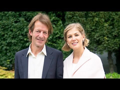 Rosamund Pike Husband, Kids, Siblings, Parents (Family Members)