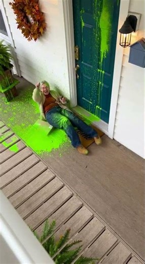 Package Prank Explosion! 😂📦💚