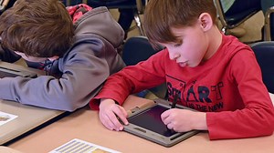 ✏️ Write with anything 🔋 Includes long lasting battery 🔳 Erase instantly 📝 NO mess 🎒 Improve classroom participation 🔄 Use repeatedly Re-Write is the #1 affordable whiteboard replacement. Receive 30% OFF with our special educator discount when you purchase 12 or more! | Boogie Board