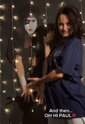 Love hate relationship with this project BUT THE END RESULT OH MY!!😍 @KISS #paulstanley #KISS #KISSARMY #strutter #ilovepaulstanley #thestarchild #cardboardcutout #foryou #fy #foryoupage #fyp #voorjou #voorjoupagina #trendy #rockbands #rockband #80srockmusic #80smusic #70srocknroll #70srockmusic #glamrock #glammetal