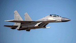 Taiwan, 13 caccia militari cinesi invadono lo spazio aereo: cresce la tensione, cosa succede e perché