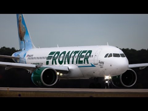 Avión a punto de despegar atropella a hombre que invadió la pista en Colorado | Noticias Telemundo