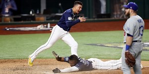 5 key win-probability shifts from wild WS G4