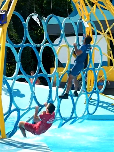 ¡Espectacular carrera! 🔥 Villaluz y Alejandro protagonizaron una zona de tiro cardiaca y de photo finish para confirmar que fue un empate. 💪🏼🔴🔵 #GanaLaVilla #ExatlónMéxico 💚 Lunes a viernes 🕖 8:30 PM. por Azteca UNO. 📺