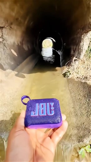 JBL Speaker Underwater Bass Test – Real or Fake? #shorts