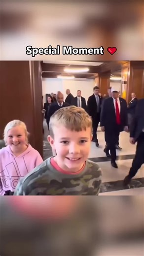 Trump’s Most Heartwarming Moments with the Crowd❤️#DonaldTrump#Politics#PublicFigure#TrumpRally#MAGA