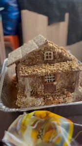 MANGO FLOAT CAKE HOUSE 😋🥭 Kinabiliban sa social media ang post ng netizen na si Maika Talla kung saan makikita ang ginawa niyang mango graham cake na tila may pagkakahawig sa isang bahay. Ayon kay Maika, mayroon siyang nakitang Mango Float Cakemaking contest kaya siya na-inspire na gawin ang nasabing design. "I know people will say bakit bahay na mangga, nasan yung mangga. Nasa loob sya ng house. My take on it is parang bahay, structure lang sya kung titingnan mo sa labas, pero pag pinasok mo 