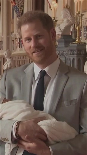The first few weeks with a newborn are a whirlwind! These new parents are trying to figure out who their little one resembles. It's amazing how much babies change in such a short time. They're soaking up every precious moment as their baby grows. #NewParents #BabyLove #Parenthood #FamilyLife #GrowingUp From: Harry & Meghan: The Great Divide | Real Royalty