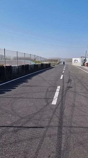 Kawasaki H2R 0 to 100 km/h