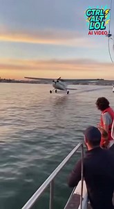 Emergency Water Landing as Stunned Onlookers Capture the Entire Descent San Diego, California A peaceful afternoon on the bay turned into an unforgettable — and nerve-racking — spectacle when a small single-engine aircraft was forced to make an emergency landing on open water, narrowly gliding between boats as onlookers filmed the dramatic moment. The video begins with the plane flying unusually low, its engine sputtering in uneven bursts that echo across the water. Passengers aboard a nearby ve