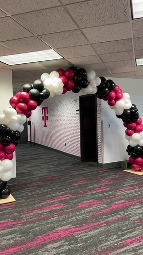 Organic Balloon Arch Tutorial for T-Mobile Grand Opening